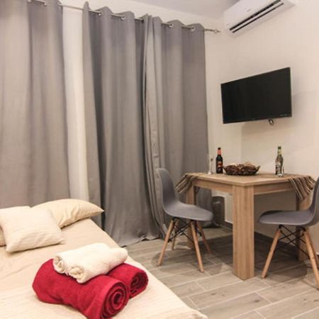 Contemporary Studios Old Port By Corfuescapes Corfu  Extérieur photo