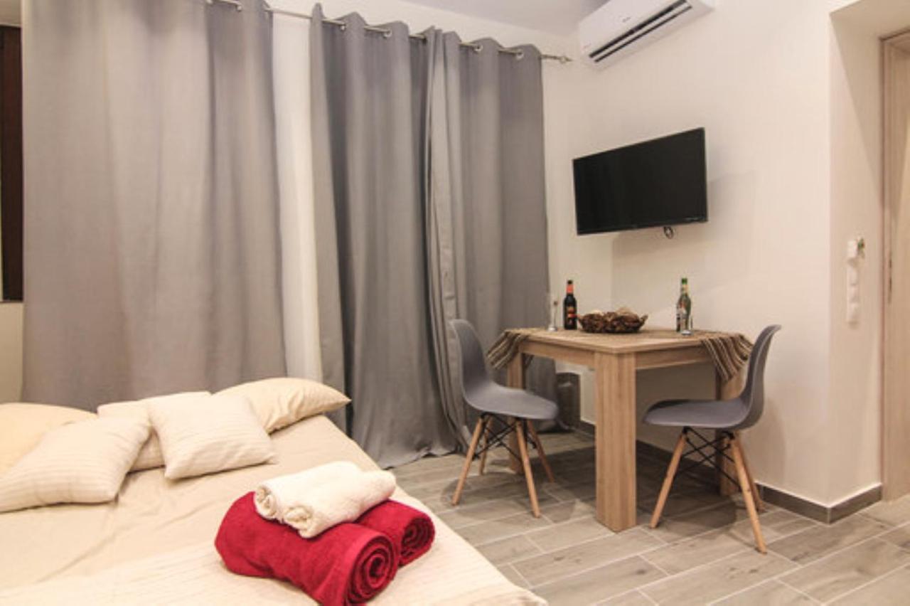 Contemporary Studios Old Port By Corfuescapes Corfu  Extérieur photo